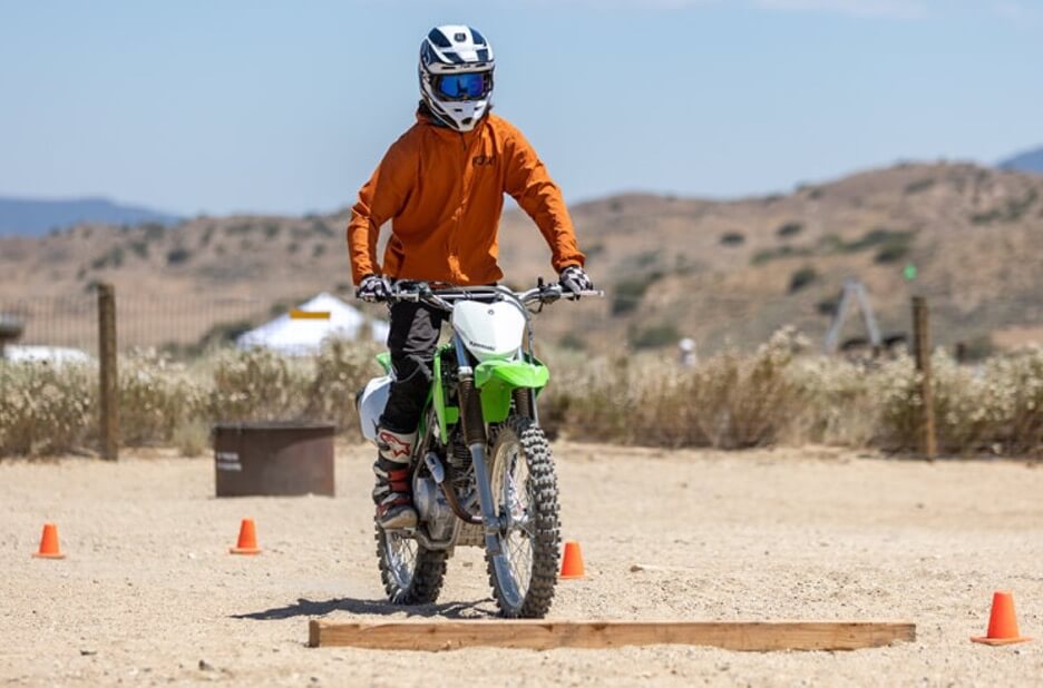 standing position for kids dirt bike